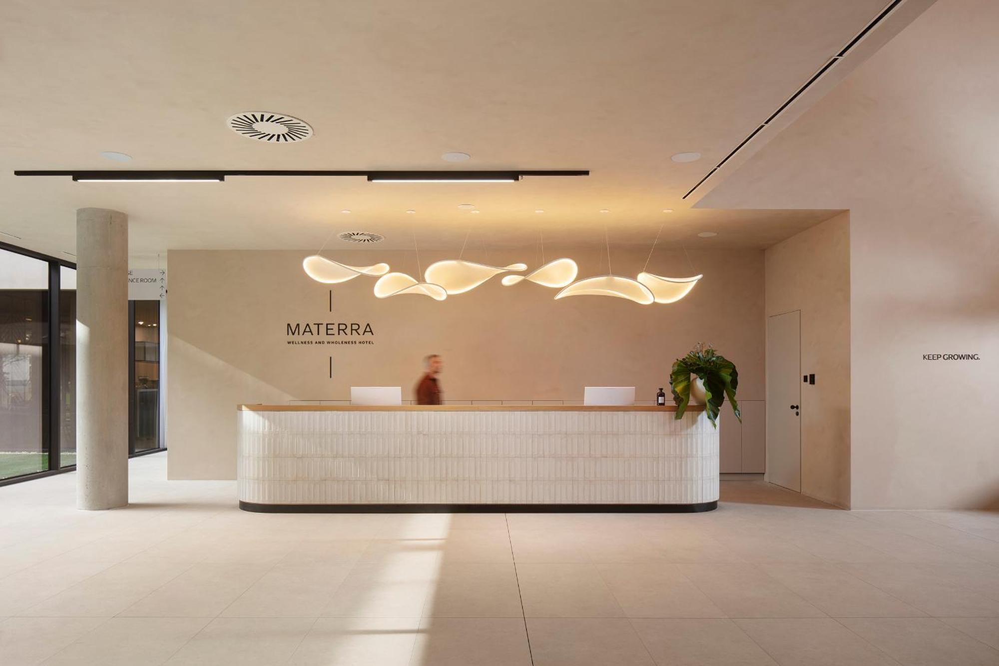 Hotel Materra Осиек Экстерьер фото